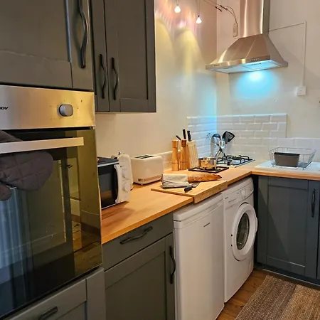 La Forge - Historical In Apartment *