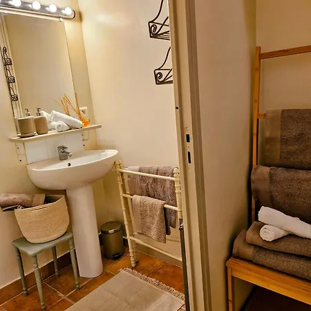 La Forge - Historical In Apartment *